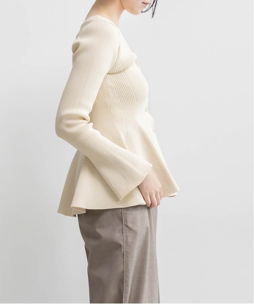 RANDA（ランダ）の「ペプラムニットカーディガン（カーディガン/ボレロ・レディース・レッド/グレー/クリーム・FREE）」の5枚目の写真