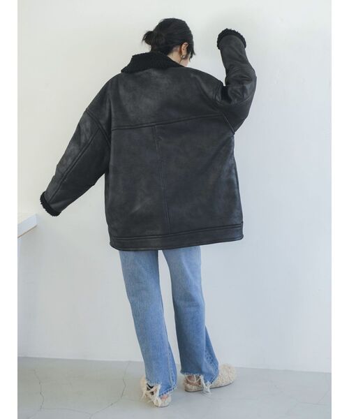 Ungrid（アングリッド）の「フェイクムートンルーズブルゾン（ブルゾン・レディース・ブラック/ダークブラウン・MEDIUM/SMALL）」の11枚目の写真