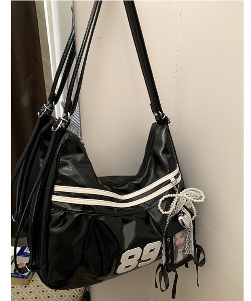 【美品】Y2K beaulie レザーショルダー 黒 本革 ギャルコーデ 美品】Y2K beaulie レザーショルダー 黒 本革 ギャルコーデ