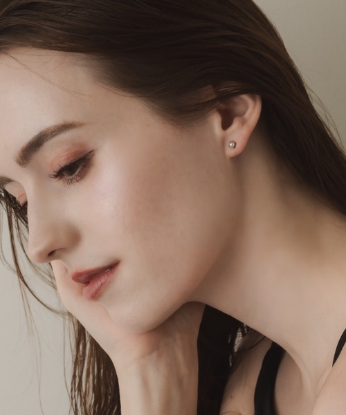 muku（ムク）の「PIERCE/MINI PEARL（ピアス（両耳用）・レディース・シャンパン/シルバー/ゴールド・FREE）」の2枚目の写真