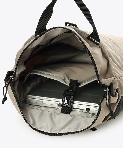 Columbia（コロンビア）の「撥水 Columbia／グレートスモーキーガーデン 2ウェイトートS トートパック A4 13インチPC／コロンビア（トートバッグ・レディース・ブラック/ブルーグリーン/ベージュ・ONE SIZE）」の4枚目の写真