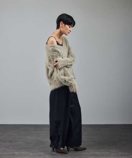 SALON adam et rope'(サロン アダム エ ロペ)の「【WEB限定】ウォッシャブル前後2WAYシャギーニットプルオーバー(ニット/セーター・レディース・チャコールグレー/ライトグレー/ベージュ系その他/イエロー系その他・FREE)」の11枚目の写真