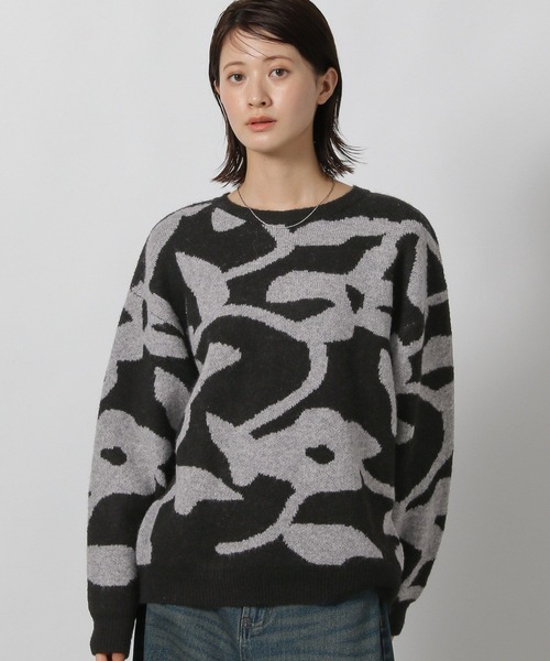 LAKOLE（ラコレ）の「花柄ジャガードニットプルオーバー / 593442（ニット/セーター・レディース・ブラック/アイボリー/グレー/ボルドー・FREE）」の8枚目の写真