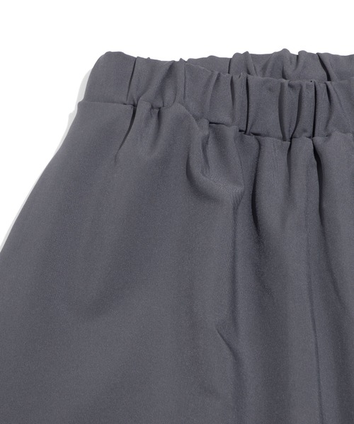 PUNYUS(プニュズ)の「フリルスラックスパンツ(スラックス・レディース・ブラック/レッド/グレー・3/2/1/4)」の21枚目の写真