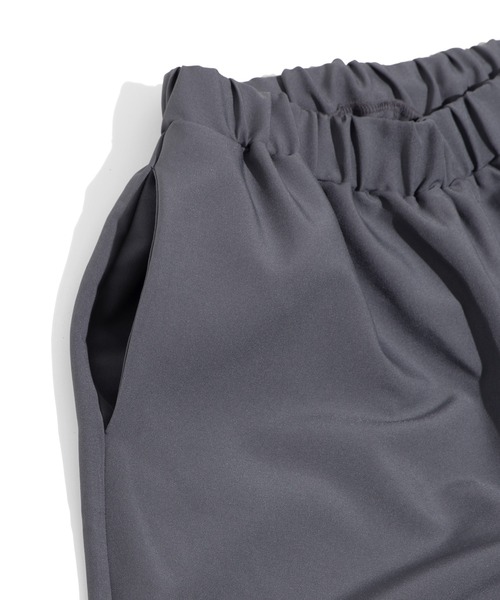 PUNYUS(プニュズ)の「フリルスラックスパンツ(スラックス・レディース・ブラック/レッド/グレー・3/2/1/4)」の22枚目の写真