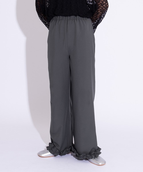 PUNYUS(プニュズ)の「フリルスラックスパンツ(スラックス・レディース・ブラック/レッド/グレー・3/2/1/4)」の18枚目の写真