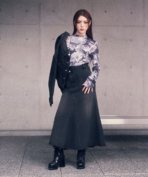 HARE（ハレ）の「【井手上漠さん着用/Lee×HARE】Leeデニムスカート（デニムスカート・レディース・ブルー/ブラック・SMALL/MEDIUM）」の3枚目の写真