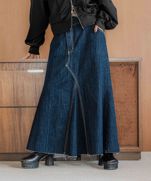 HARE（ハレ）の「【井手上漠さん着用/Lee×HARE】Leeデニムスカート（デニムスカート・レディース・ブルー/ブラック・SMALL/MEDIUM）」の19枚目の写真