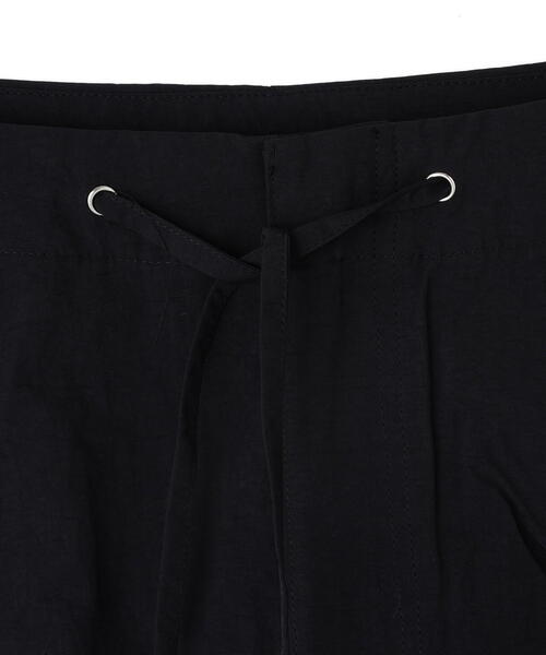 L.H.P（エルエイチピー）の「NACHE/ナチェ/PINTUCK NYLON PANTS BLACK（その他パンツ・レディース・ブラック・1/2）」の3枚目の写真