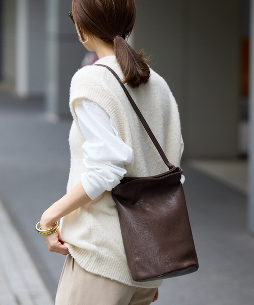 FRAMeWORK(フレームワーク)の「PELLETTERIA MARANT ワンショルダー バケットバッグ(ハンドバッグ・レディース・ブラック/ブラウン・FREE)」の2枚目の写真