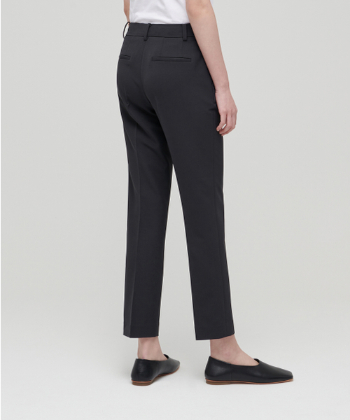 MUSINSA STANDARD WOMAN（ムシンサスタンダードウーマン）の「レディースフルイドスリムストレートスラックス[ダークグレー]（スラックス・レディース・その他・30/24/25/26/27/28/29）」の2枚目の写真