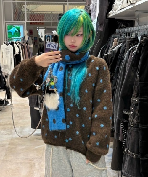 Never mind the XU / Chikashitsu+（ネバーマインド ザ エックスユー / チカシツプラス）の「【Nerd out XU】dot muffler Knit cardigan / 【ナードアウトエックスユー】ドットマフラーニットカーディガン <着用動画あり>（カーディガン/ボレロ・メンズ・ブラウン・ONE SIZE）」の12枚目の写真