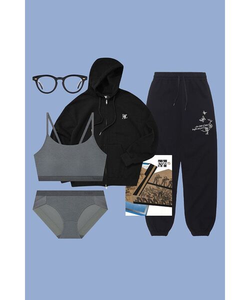 WOOALONG(ウアロン)の「Signature hood zip-up - BLACK(パーカー・レディース・ブラック・SMALL/MEDIUM/LARGE)」の13枚目の写真