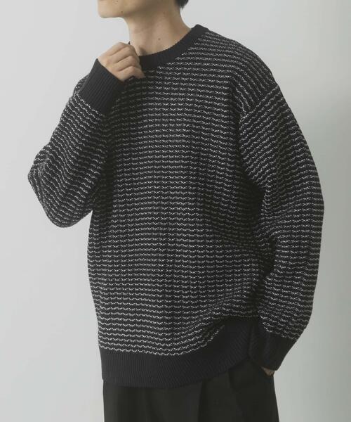 ITEMS URBANRESEARCH（アイテムズ アーバンリサーチ）の「リバースバーズアイ クルーネック ニット（ニット/セーター・メンズ・ブラック系その他/オフホワイト/ネイビー・MEDIUM/LARGE）」の3枚目の写真