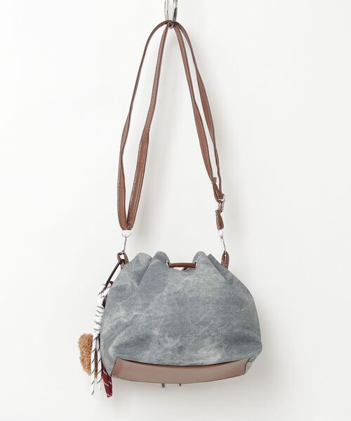 gossip!ロサンゼルス(ゴシップロサンゼルス)の「テディチャーム付き 巾着型ショルダーバッグ(ハンドバッグ・レディース・カーキ/チャコールグレー/ブルー・FREE)」の4枚目の写真