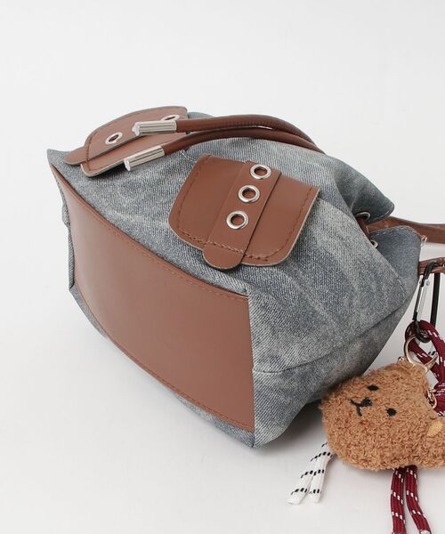 gossip!ロサンゼルス(ゴシップロサンゼルス)の「テディチャーム付き 巾着型ショルダーバッグ(ハンドバッグ・レディース・カーキ/チャコールグレー/ブルー・FREE)」の5枚目の写真