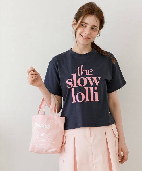 SLOWLOLLI(スローローリ)の「Slow logo crop t-shirt_2 Colors(Tシャツ/カットソー・レディース・ネイビー/ホワイト・FREE)」の5枚目の写真
