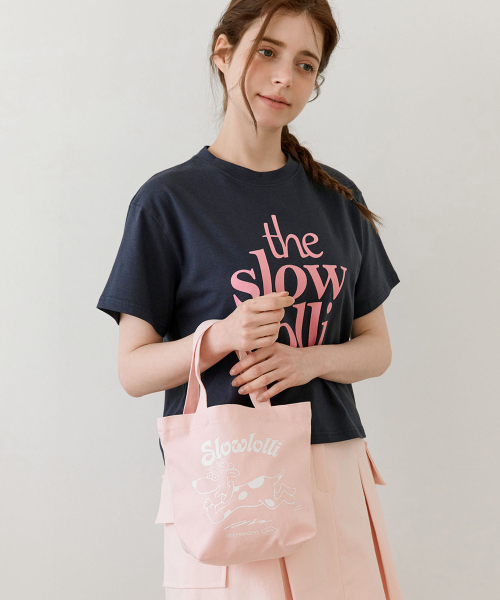SLOWLOLLI(スローローリ)の「Slow logo crop t-shirt_2 Colors(Tシャツ/カットソー・レディース・ネイビー/ホワイト・FREE)」の6枚目の写真