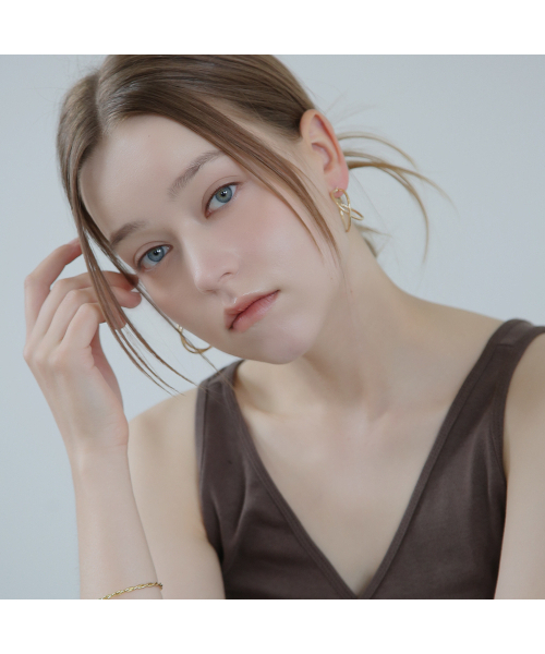 DIEUAMOUR（ディユーアモール）の「リエンワンタッチピアス（ピアス（両耳用）・レディース・イエローゴールド/ホワイトゴールド・FREE）」の4枚目の写真