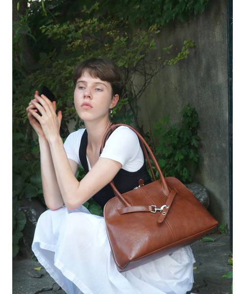 DENU（デヌ）の「[アウトレット] NOA BAG [BROWN SILVER]（ショルダーバッグ・レディース・ブラウン・FREE）」の3枚目の写真