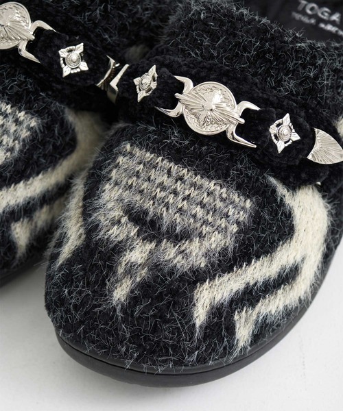 TOGA PULLA（トーガ　プルラ）の「【TOGA PULLA/トーガプルラ】Knit slip-on TOGA×SUBU/ニットスリッポン/スブコラボレーション（スリッポン・レディース・ネイビー/ブラック・0/1）」の10枚目の写真