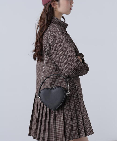 FREE'S MART（フリーズマート）の「ハートミニショルダーバッグ（ショルダーバッグ・レディース・ブラウン/ブラック/シルバー・ﾌﾘ-）」の5枚目の写真
