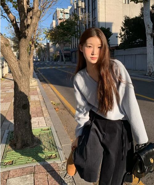 PEEP(ピープ)の「コーデュロイプリーツスカートパンツ (3colors)_ネイビー(その他パンツ・レディース・ネイビー・SMALL/MEDIUM)」の3枚目の写真