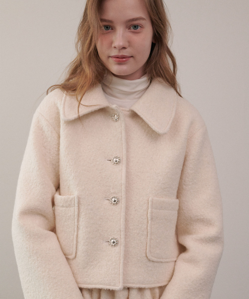 LULUCHOU(ルルシュ)の「Cozy Wool Crop Jacket - IVORY(テーラードジャケット・レディース・アイボリー・FREE)」の2枚目の写真