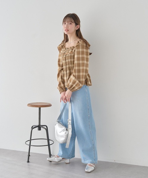 earth music&ecology（アースミュージックアンドエコロジー）の「【2026SS】スタッズデニムパンツ（デニムパンツ・レディース・ライトインディゴブルー/ブルー系その他・S/M）」の7枚目の写真