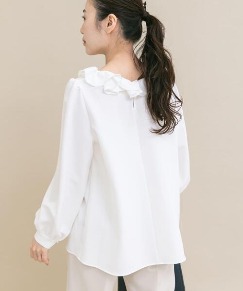 URBAN RESEARCH ROSSO WOMEN（アーバンリサーチ　ロッソ）の「『WEB限定』コサージュカラー2WAYブラウス（シャツ/ブラウス・レディース・オフホワイト/ブラック系その他・FREE）」の3枚目の写真