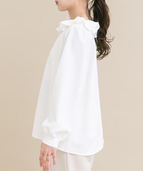 URBAN RESEARCH ROSSO WOMEN（アーバンリサーチ　ロッソ）の「『WEB限定』コサージュカラー2WAYブラウス（シャツ/ブラウス・レディース・オフホワイト/ブラック系その他・FREE）」の9枚目の写真