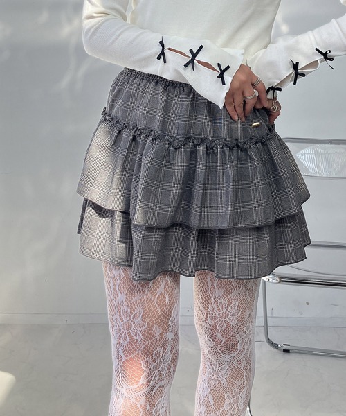AS KNOW AS plus（アズノゥアズプラス）の「○デザインティアードリボンミニスカート（チェック・ドット）セットアップ対応（スカート・レディース・ブラック系その他/ブラック系/ネイビー系/ベージュ系その他/グレー系/グレー/ブラック系1・FREE）」の6枚目の写真