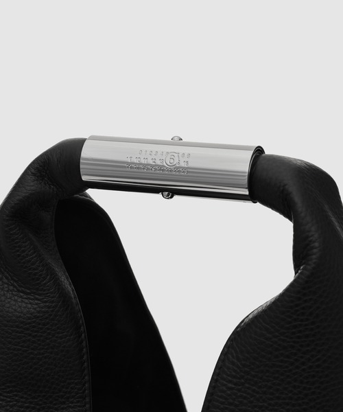 MM6 Maison Margiela(エムエムシックス メゾン マルジェラ)の「BORSA MANO(ショルダーバッグ・レディース・ブラック・UNI)」の3枚目の写真