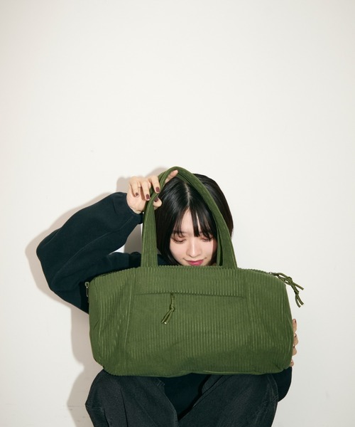 TONER(トナー)の「2WAYコーデュロイボストンバッグ/ショルダーバッグ/ロゴプレート付き(ボストンバッグ・レディース・グリーン/ブラック/グレー/ブラウン・FREE)」の4枚目の写真