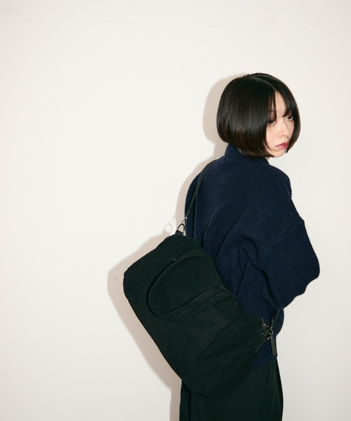 JUNE様　丸型ボストンバッグ　コーディロイ　　ハンドメイド コーデュロイボストンバッグ/ロゴプレート付き（ボストンバッグ