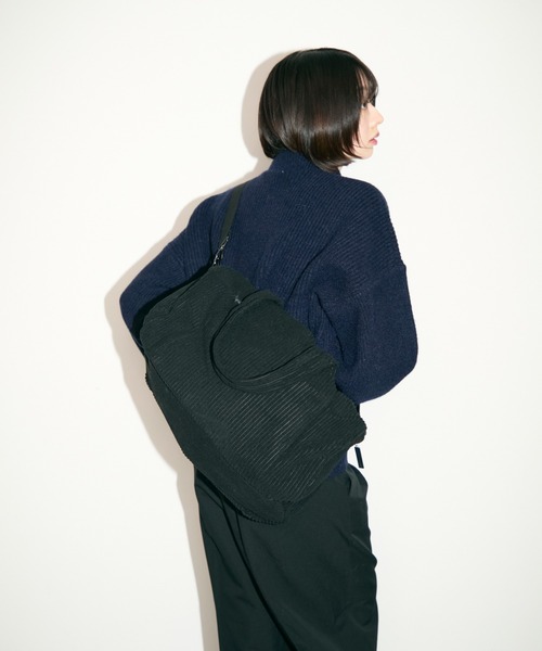 TONER(トナー)の「2WAYコーデュロイボストンバッグ/ショルダーバッグ/ロゴプレート付き(ボストンバッグ・レディース・グリーン/ブラック/グレー/ブラウン・FREE)」の8枚目の写真