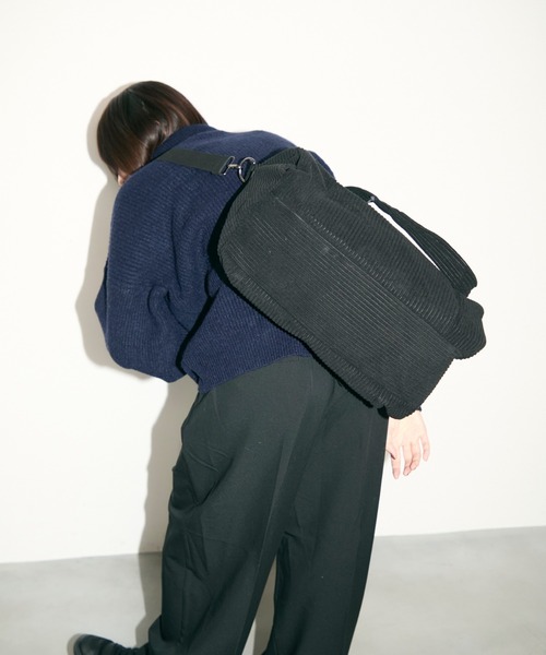 TONER(トナー)の「2WAYコーデュロイボストンバッグ/ショルダーバッグ/ロゴプレート付き(ボストンバッグ・レディース・グリーン/ブラック/グレー/ブラウン・FREE)」の11枚目の写真