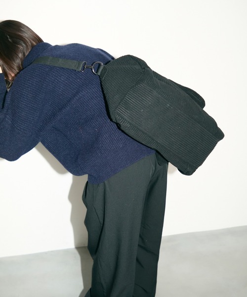 TONER(トナー)の「2WAYコーデュロイボストンバッグ/ショルダーバッグ/ロゴプレート付き(ボストンバッグ・レディース・グリーン/ブラック/グレー/ブラウン・FREE)」の12枚目の写真