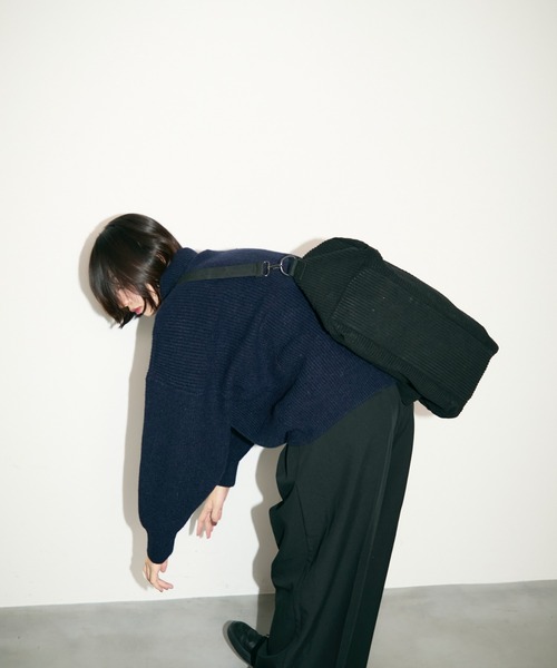 TONER(トナー)の「2WAYコーデュロイボストンバッグ/ショルダーバッグ/ロゴプレート付き(ボストンバッグ・レディース・グリーン/ブラック/グレー/ブラウン・FREE)」の16枚目の写真