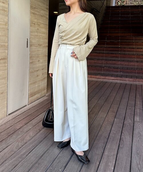 CAPRICIEUX LE'MAGE（カプリシューレマージュ）の「ドレープアシメネックTシャツ（Tシャツ/カットソー・レディース・グレー/ホワイト/ベージュ・FREE）」の5枚目の写真