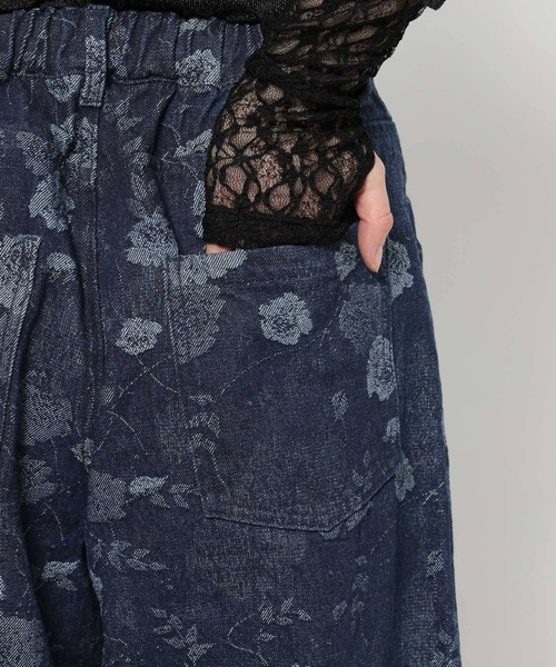 HARE（ハレ）の「フラワーガラデニムパンツ(HARE)（デニムパンツ・レディース・ブラック/ブルー・FREE）」の4枚目の写真