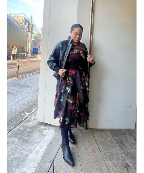 ALLSAINTS(オールセインツ)の「FLOR LEATHER JACKET | FLOR レザー ジャケット(その他アウター・レディース・ブラック・6/8/10/4)」の2枚目の写真