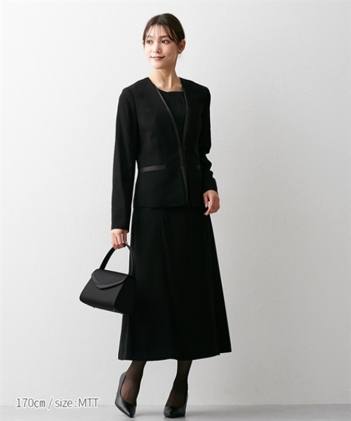 slattgir(スラットジール)の「高身長 【喪服・礼服】 洗えるノーカラージャケットアンサンブル(ジャケット+七分袖ロングワンピース)(防しわ) (トールサイズ)(スーツセット・レディース・ブラック・T5L/T3L/TLL/TL/TM)」の4枚目の写真