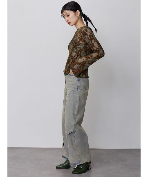 MURUA(ムルーア)の「【WEB限定】フロッキーフラワーシアートップス(Tシャツ/カットソー・レディース・ブラック/ブルー/グレー・FREE)」の4枚目の写真