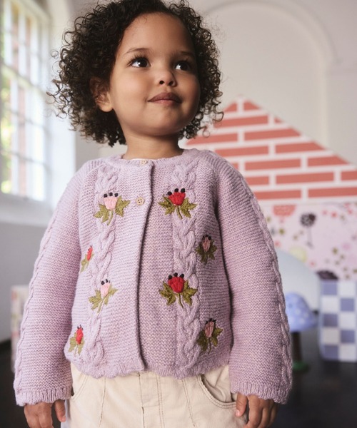 Cath Kidston(キャスキッドソン)の「フローラル ケーブル カーディガン(カーディガン/ボレロ・キッズ・ラベンダー・100/110/120)」の1枚目の写真
