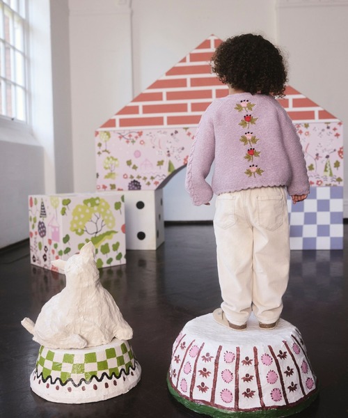 Cath Kidston(キャスキッドソン)の「フローラル ケーブル カーディガン(カーディガン/ボレロ・キッズ・ラベンダー・100/110/120)」の5枚目の写真