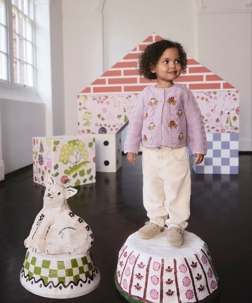 Cath Kidston(キャスキッドソン)の「フローラル ケーブル カーディガン(カーディガン/ボレロ・キッズ・ラベンダー・100/110/120)」の4枚目の写真