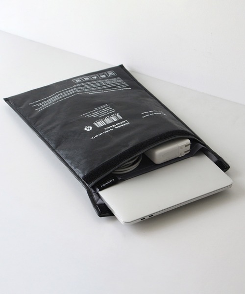 HIGHTIDE(ハイタイド)の「ANAheim アナハイム Laptop Sleeve 13inch ラップトップスリーブ 13インチ パソコンケース PC(PC・タブレットケース・レディース・キャメル/グレー/ブラック・FREE)」の2枚目の写真