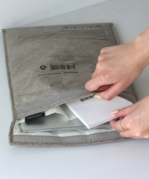 HIGHTIDE（ハイタイド）の「ANAheim Laptop Sleeve 13inch アナハイム ラップトップスリーブ PC ノートパソコンケース 13インチ 軽量 防水 キャリングケース（PC・タブレットケース）」