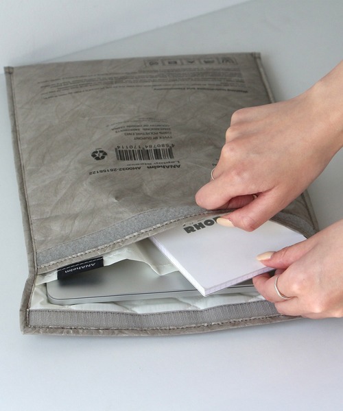 HIGHTIDE(ハイタイド)の「ANAheim アナハイム Laptop Sleeve 13inch ラップトップスリーブ 13インチ パソコンケース PC(PC・タブレットケース・レディース・キャメル/グレー/ブラック・FREE)」の13枚目の写真